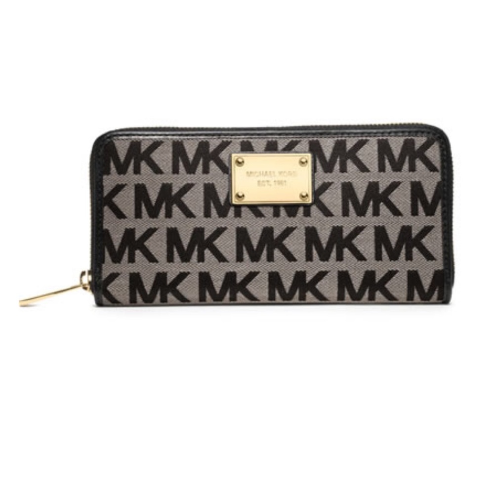 SOLD Authentic Michael Kors Jet Set Logo Wallet